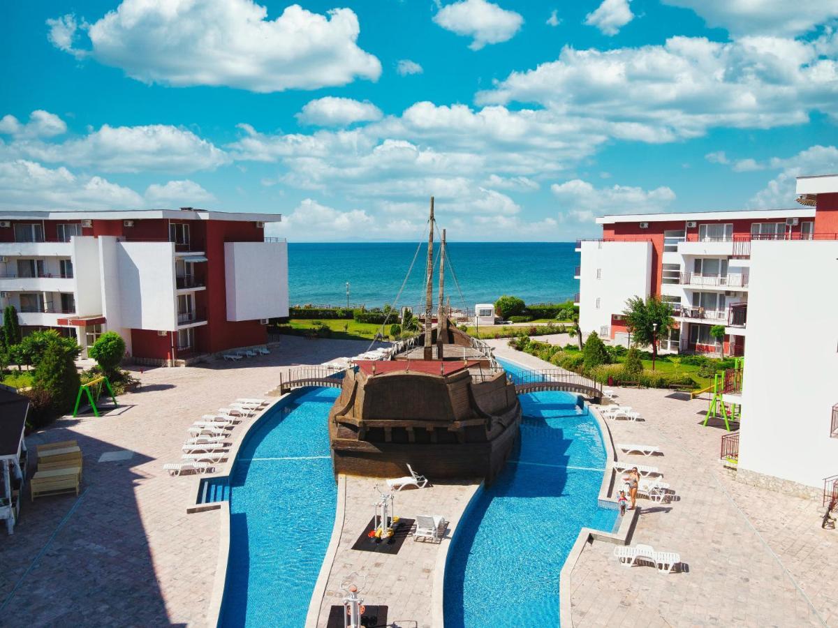 Privilege Fort Beach Apartments Sveti Vlas Bagian luar foto
