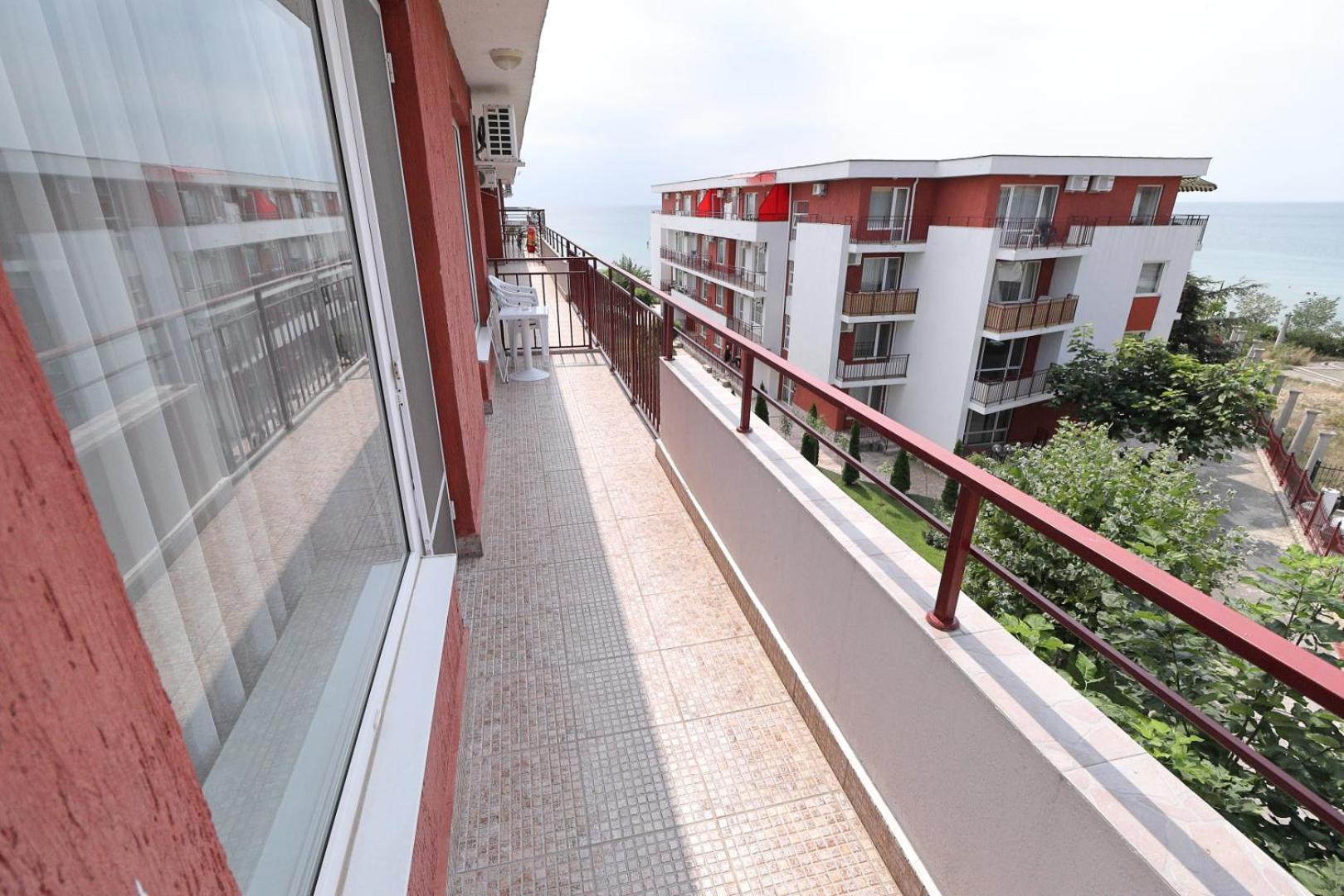 Privilege Fort Beach Apartments Sveti Vlas Bagian luar foto