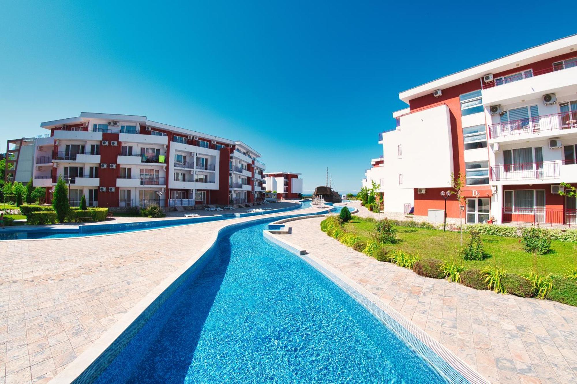 Privilege Fort Beach Apartments Sveti Vlas Bagian luar foto