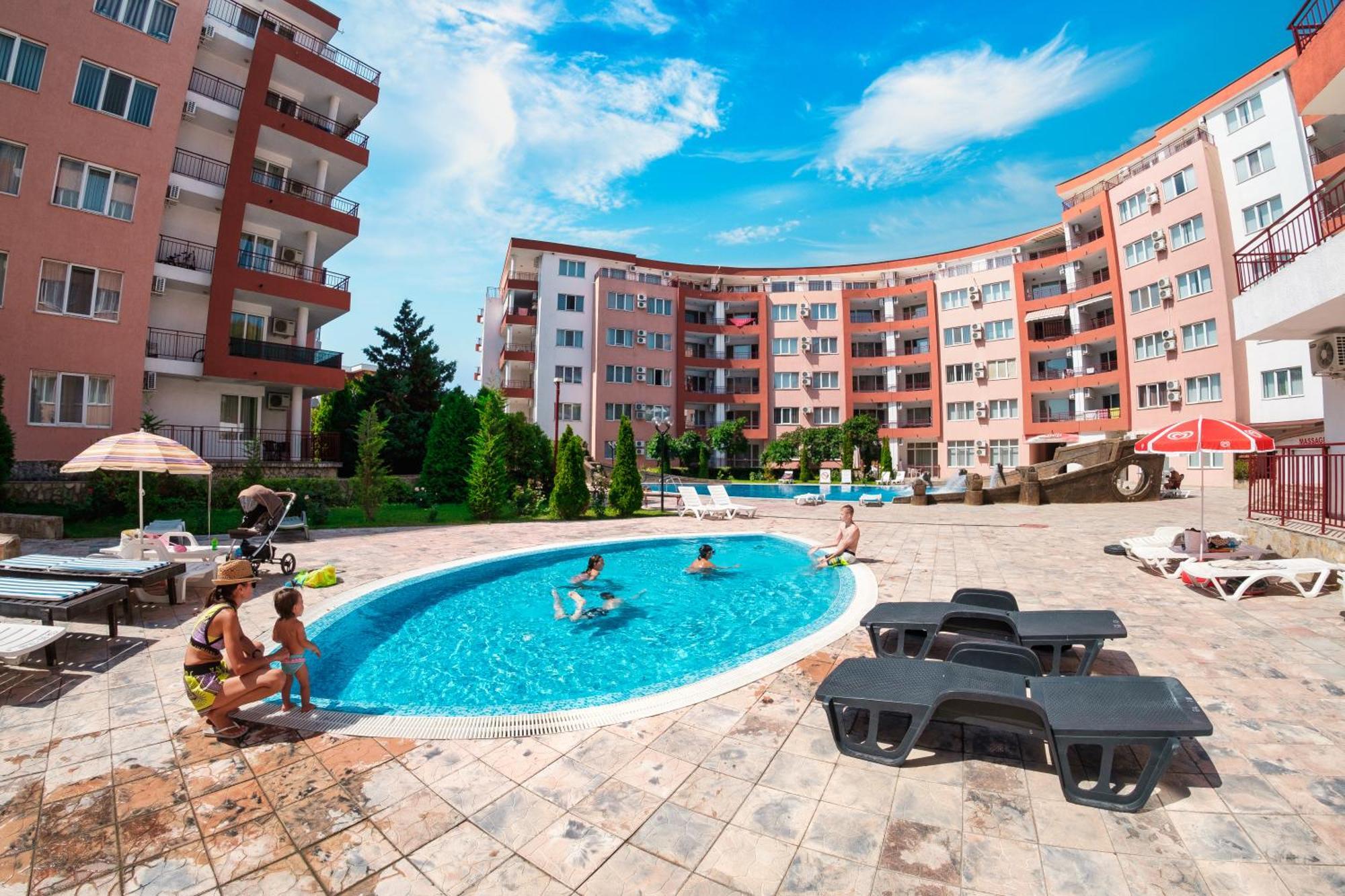 Privilege Fort Beach Apartments Sveti Vlas Bagian luar foto