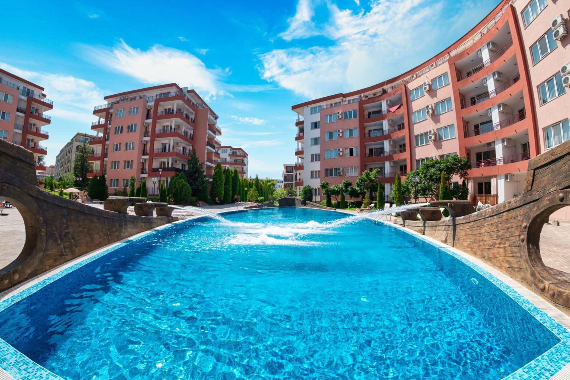 Privilege Fort Beach Apartments Sveti Vlas Bagian luar foto