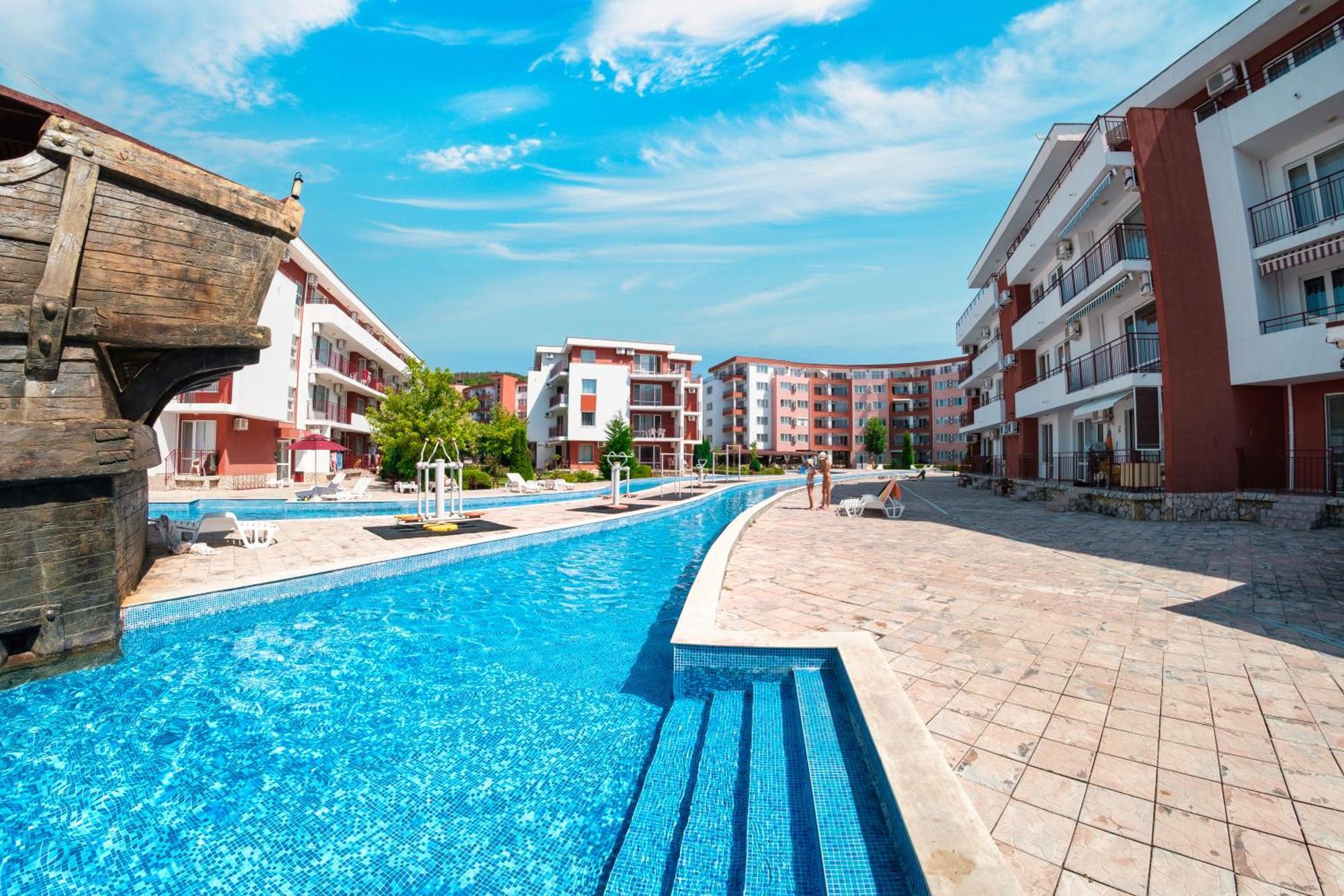 Privilege Fort Beach Apartments Sveti Vlas Bagian luar foto