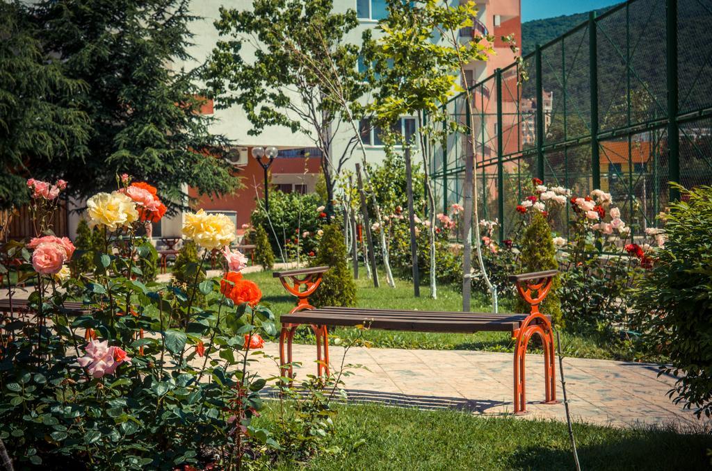 Privilege Fort Beach Apartments Sveti Vlas Bagian luar foto