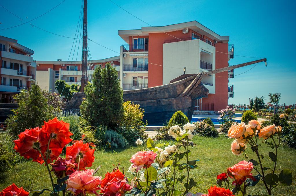 Privilege Fort Beach Apartments Sveti Vlas Bagian luar foto