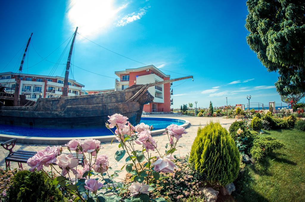 Privilege Fort Beach Apartments Sveti Vlas Bagian luar foto