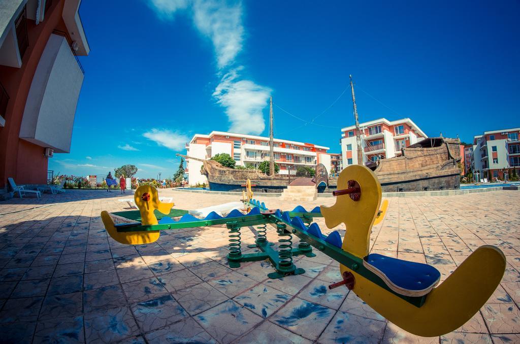 Privilege Fort Beach Apartments Sveti Vlas Bagian luar foto