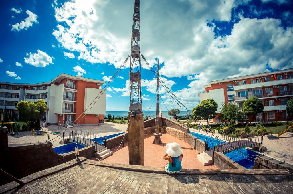 Privilege Fort Beach Apartments Sveti Vlas Bagian luar foto