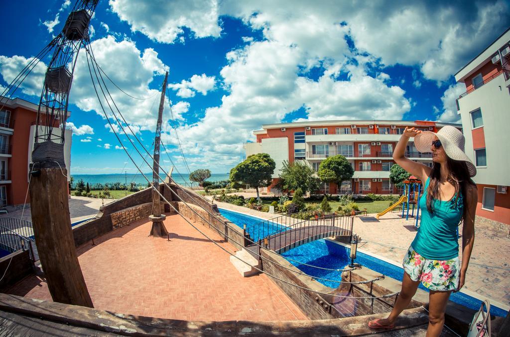 Privilege Fort Beach Apartments Sveti Vlas Bagian luar foto