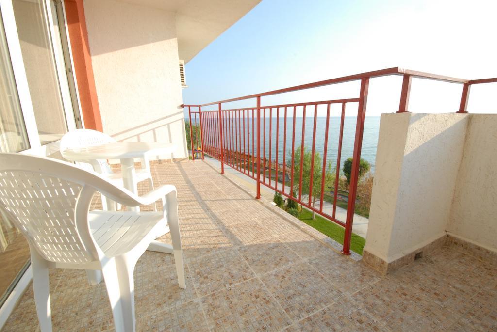 Privilege Fort Beach Apartments Sveti Vlas Bagian luar foto