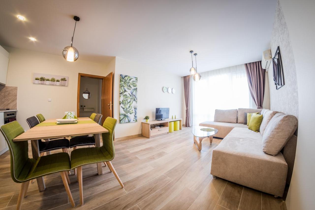 Privilege Fort Beach Apartments Sveti Vlas Bagian luar foto