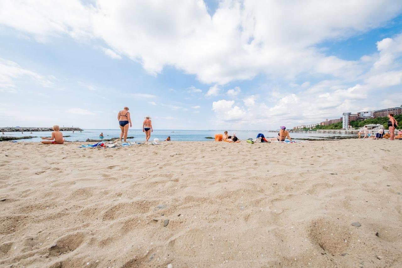 Privilege Fort Beach Apartments Sveti Vlas Bagian luar foto