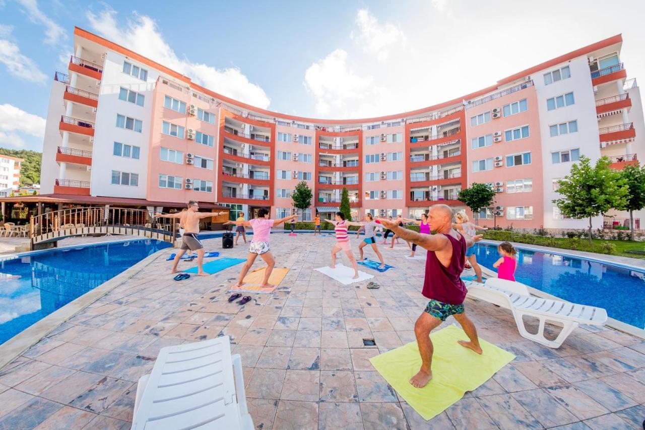 Privilege Fort Beach Apartments Sveti Vlas Bagian luar foto