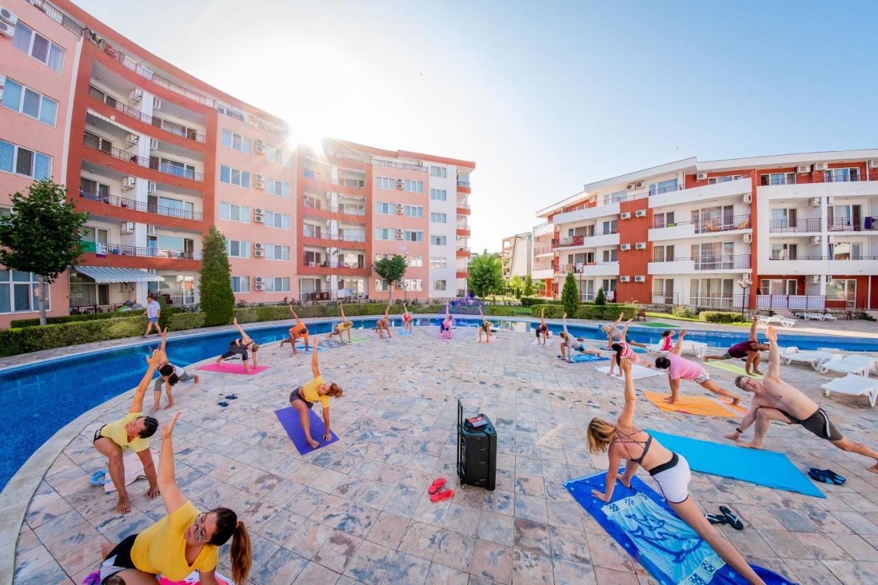 Privilege Fort Beach Apartments Sveti Vlas Bagian luar foto